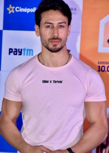 ਮੁੰਬਈ 'ਚ ਟਾਈਗਰ ਸ਼੍ਰਾਫ਼ ਦੀ ਗੱਡੀ 'ਤੇ ਗੋਲੀਬਾਰੀ — ਅਦਾਕਾਰ ਵਾਲ-ਵਾਲ ਬਚਿਆ, ਦੋ ਜ਼ਖ਼ਮੀ